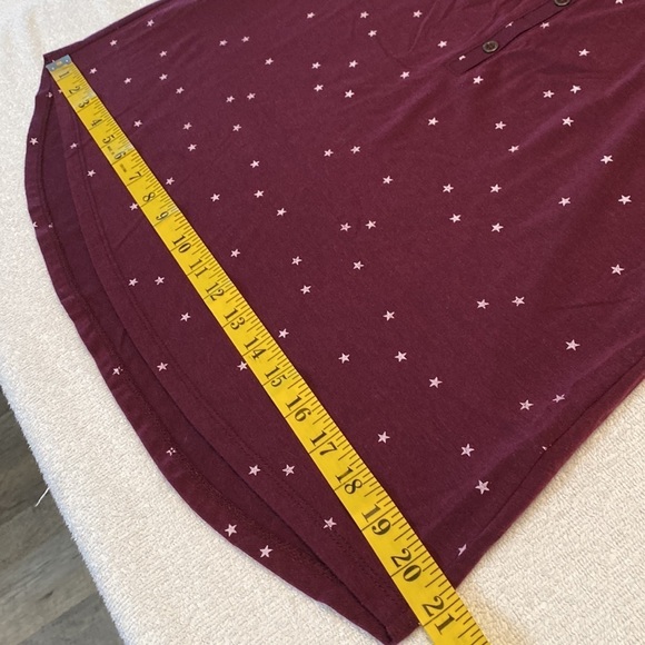 Maurice’s sleeveless blouse 24/7 style slightly longer in back star print Sz S - Picture 4 of 7